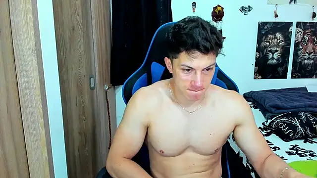 Snapshot of javiersexymann chatting on February 17, 8:36 pm javiersexymann online show from February 17, 8:36 pm