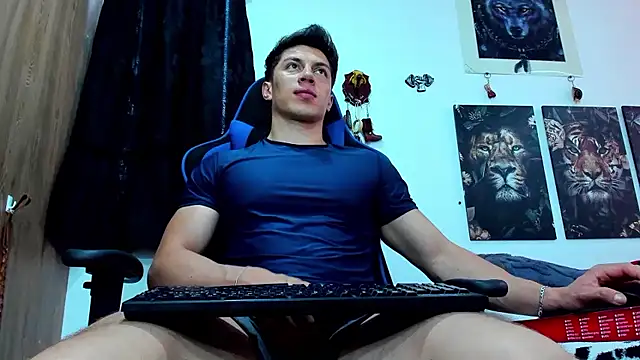 Snapshot of javiersexymann chatting on February 21, 12:27 am javiersexymann online show from February 21, 12:27 am