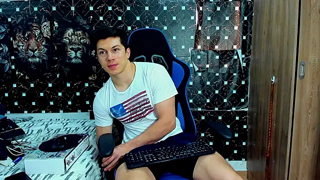 javiersexymann online show from March 18, 7:06 pm