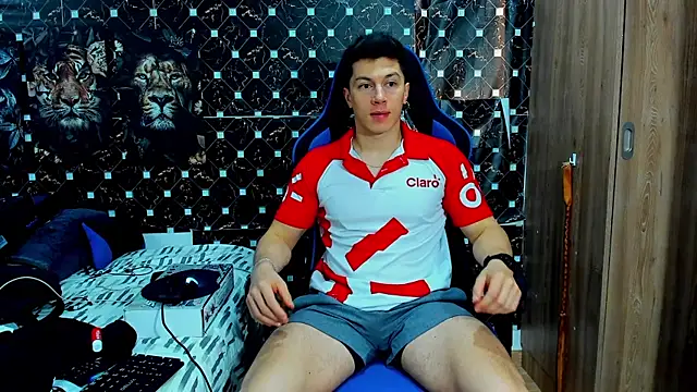 javiersexymann online show from April 17, 9:18 pm