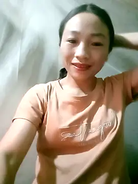 lucybaby00 online show from December 4, 6:27 pm