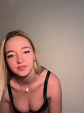 emilypeperoni online show from March 26, 12:11 pm