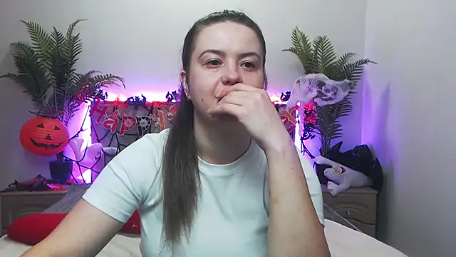 Snapshot of MavkaCute chatting on October 30, 7:03 pm MavkaCute online show from October 30, 7:03 pm