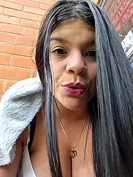 Snapshot of Eiimy_pretty chatting on October 30, 7:58 pm Eiimy pretty online show from October 30, 7:58 pm