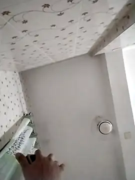 Snapshot of khhlmn chatting on October 7, 3:42 pm khhlmn online show from October 7, 3:42 pm