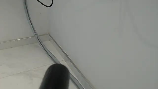 Snapshot of skinnyverus18 chatting on May 15, 7:32 pm skinnyverus18 online show from May 15, 7:32 pm