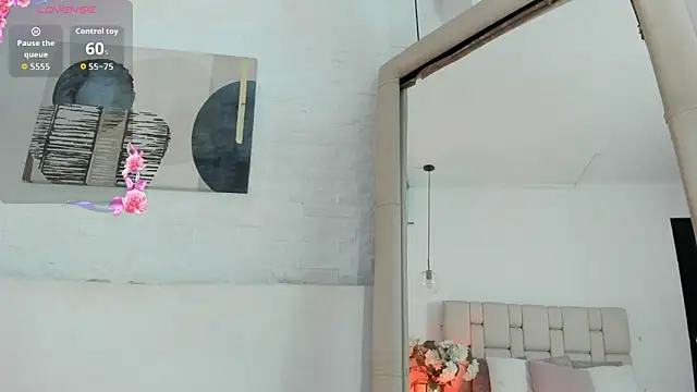 Snapshot of Sarah_GothicGirl chatting on May 9, 7:41 pm Sarah GothicGirl online show from May 9, 7:41 pm