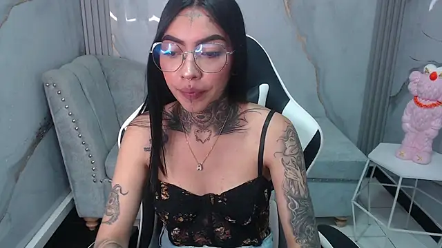 Snapshot of Ashley_Blum_v chatting on September 18, 7:38 pm Ashley Blum v online show from September 18, 7:38 pm
