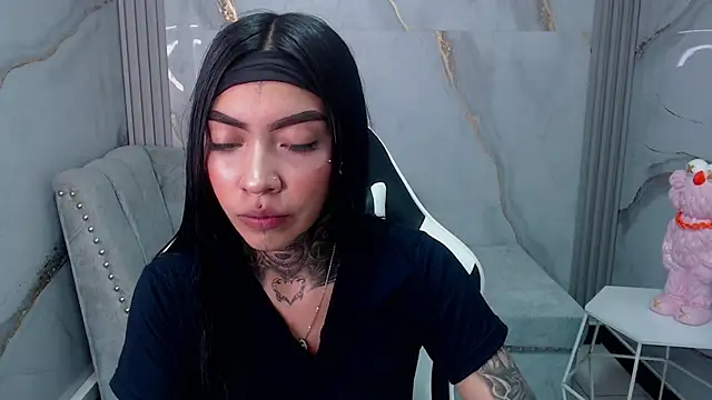 Snapshot of Ashley_Blum_v chatting on September 19, 7:36 pm Ashley Blum v online show from September 19, 7:36 pm