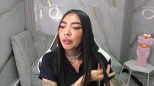 Snapshot of Ashley_Blum_v chatting on October 14, 7:58 pm Ashley Blum v online show from October 14, 7:58 pm