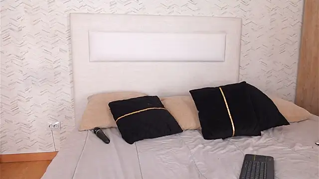 DahliaRosee online show from March 19, 9:19 pm