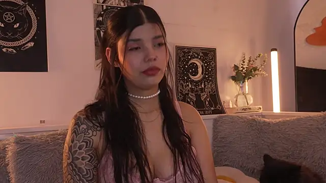 Snapshot of sophieee_art chatting on September 29, 7:08 pm sophieee art online show from September 29, 7:08 pm