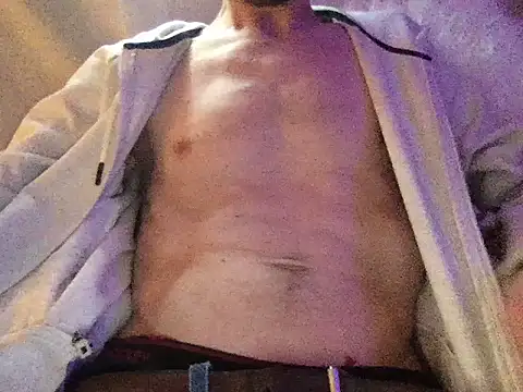 Snapshot of handyman7766 chatting on January 17, 12:53 am handyman7766 online show from January 17, 12:53 am