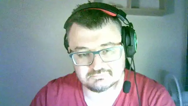 Snapshot of SirAbuser chatting on September 14, 6:40 pm SirAbuser online show from September 14, 6:40 pm