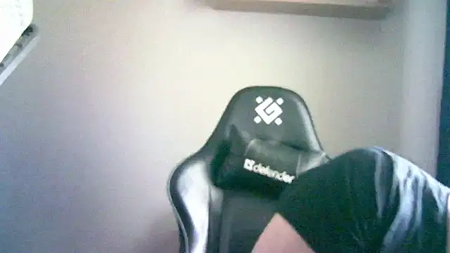 Snapshot of SirAbuser chatting on September 15, 6:46 am SirAbuser online show from September 15, 6:46 am