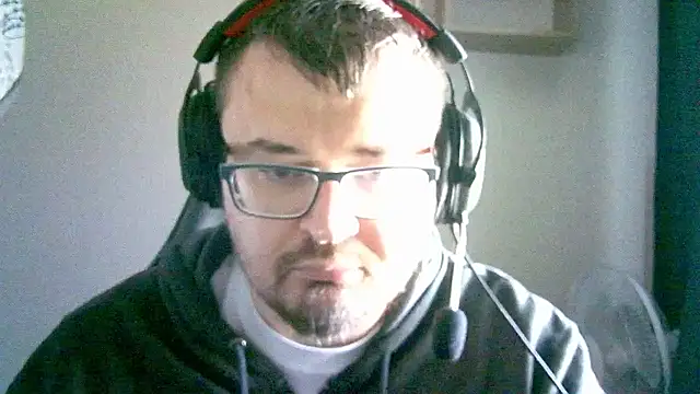 Snapshot of SirAbuser chatting on September 25, 6:17 am SirAbuser online show from September 25, 6:17 am