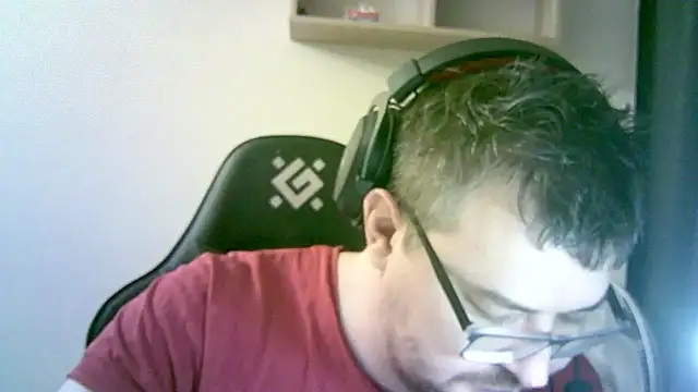 Snapshot of SirAbuser chatting on October 6, 8:28 pm SirAbuser online show from October 6, 8:28 pm