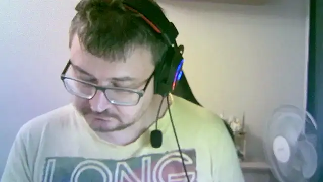 Snapshot of SirAbuser chatting on October 17, 7:05 pm SirAbuser online show from October 17, 7:05 pm