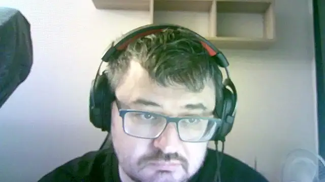 Snapshot of SirAbuser chatting on October 28, 5:33 am SirAbuser online show from October 28, 5:33 am