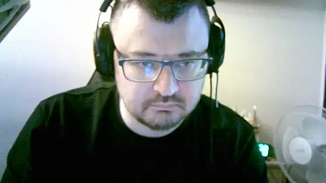 Snapshot of SirAbuser chatting on November 7, 7:30 am SirAbuser online show from November 7, 7:30 am