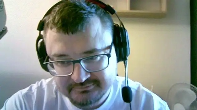 Snapshot of SirAbuser chatting on November 14, 6:56 am SirAbuser online show from November 14, 6:56 am