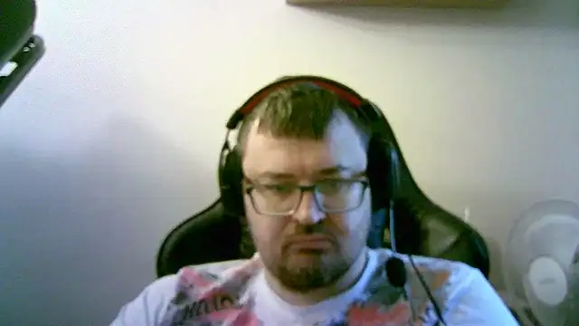 Snapshot of SirAbuser chatting on December 1, 8:41 am SirAbuser online show from December 1, 8:41 am