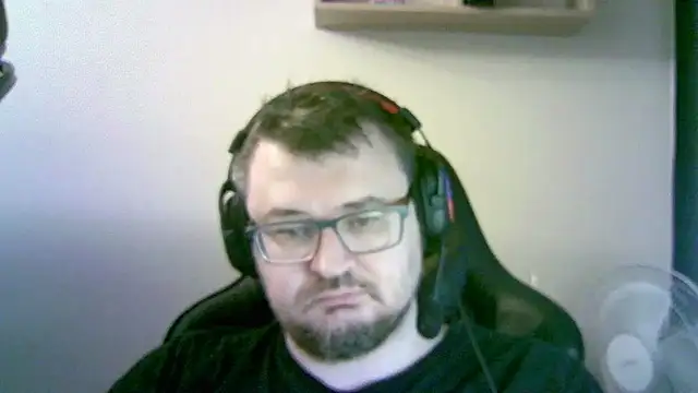 Snapshot of SirAbuser chatting on December 5, 7:17 am SirAbuser online show from December 5, 7:17 am