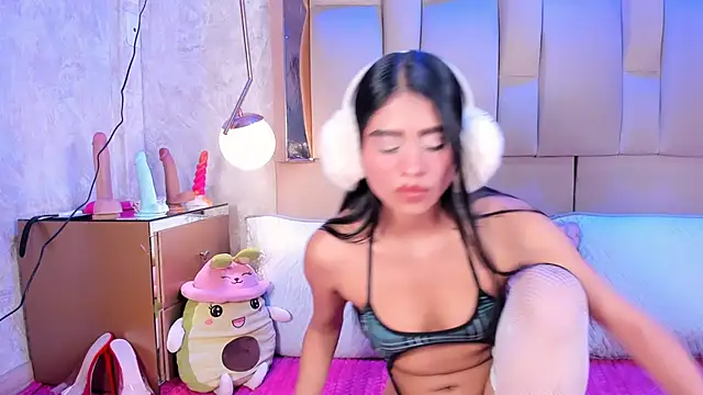 Snapshot of AngeliqueRouse chatting on November 28, 9:50 pm AngeliqueRouse online show from November 28, 9:50 pm