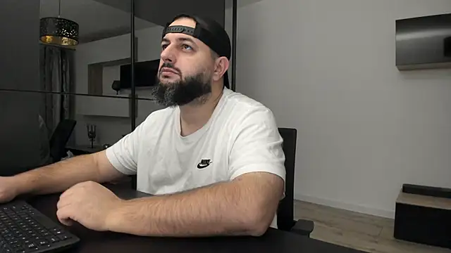 Snapshot of DravenPeak chatting on October 25, 2:52 am DravenPeak online show from October 25, 2:52 am