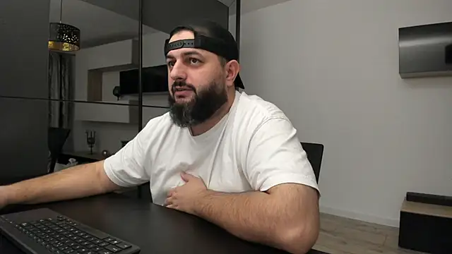 Snapshot of DravenPeak chatting on October 31, 5:36 pm DravenPeak online show from October 31, 5:36 pm