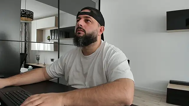 Snapshot of DravenPeak chatting on November 1, 10:06 am DravenPeak online show from November 1, 10:06 am