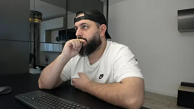 Snapshot of DravenPeak chatting on November 3, 5:20 am DravenPeak online show from November 3, 5:20 am