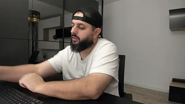 Snapshot of DravenPeak chatting on November 4, 3:27 am DravenPeak online show from November 4, 3:27 am