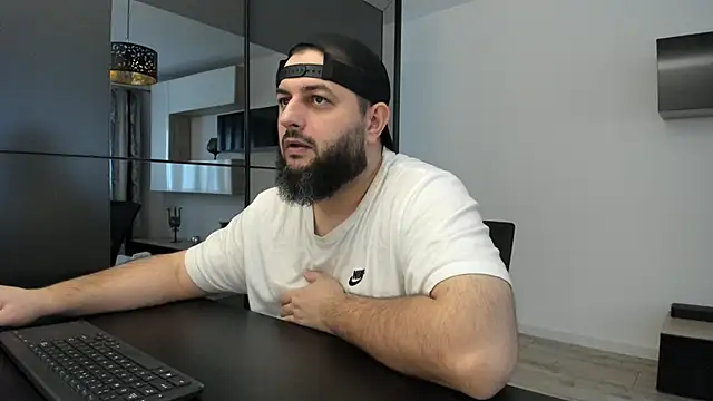 Snapshot of DravenPeak chatting on November 8, 12:27 pm DravenPeak online show from November 8, 12:27 pm