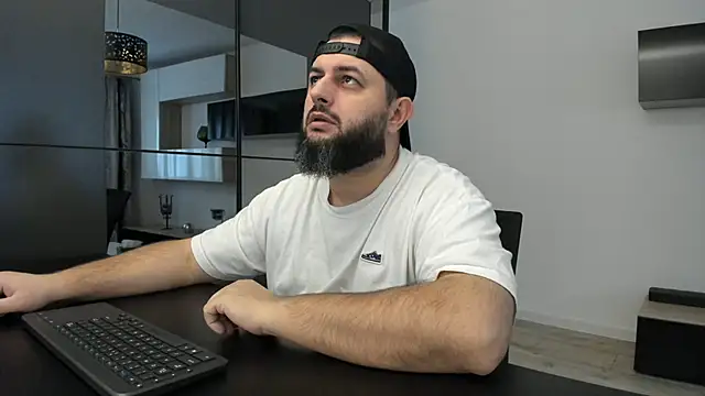 Snapshot of DravenPeak chatting on November 10, 11:20 am DravenPeak online show from November 10, 11:20 am