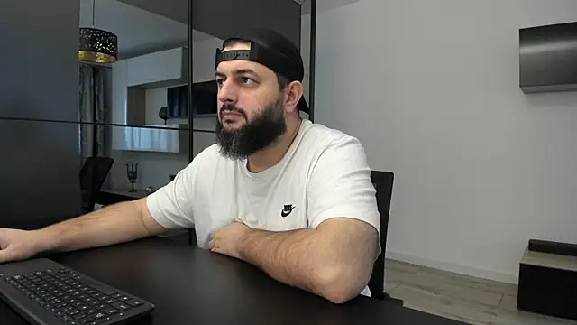 Snapshot of DravenPeak chatting on November 17, 2:01 pm DravenPeak online show from November 17, 2:01 pm