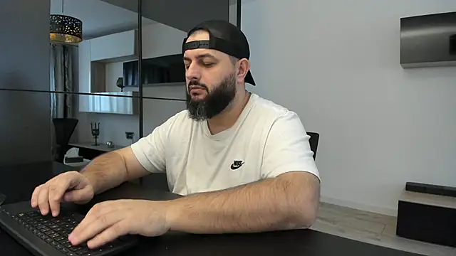 Snapshot of DravenPeak chatting on November 23, 10:48 am DravenPeak online show from November 23, 10:48 am