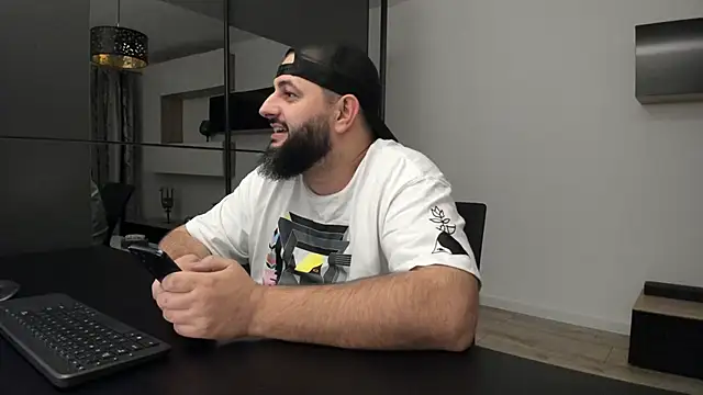 Snapshot of DravenPeak chatting on November 23, 10:53 pm DravenPeak online show from November 23, 10:53 pm