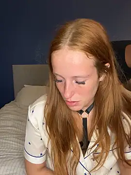 Snapshot of Poppy_frankie chatting on September 12, 9:59 pm Poppy frankie online show from September 12, 9:59 pm