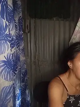 Snapshot of oceanlover23 chatting on February 15, 1:13 am oceanlover23 online show from February 15, 1:13 am