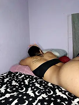 Liaprettygirl online show from January 9, 5:21 am