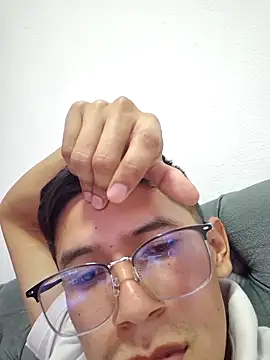 Snapshot of Ajhg98 chatting on December 19, 8:38 pm Ajhg98 online show from December 19, 8:38 pm