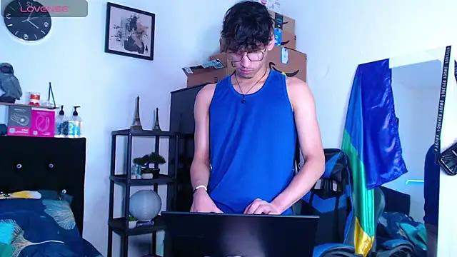 Snapshot of Gael_Jones chatting on October 7, 1:52 pm Gael Jones online show from October 7, 1:52 pm