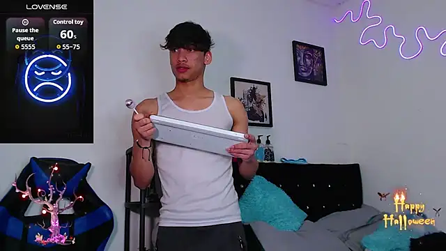 Snapshot of Gael_Jones chatting on October 27, 5:44 am Gael Jones online show from October 27, 5:44 am