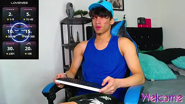 Snapshot of Gael_Jones chatting on November 26, 12:22 am Gael Jones online show from November 26, 12:22 am