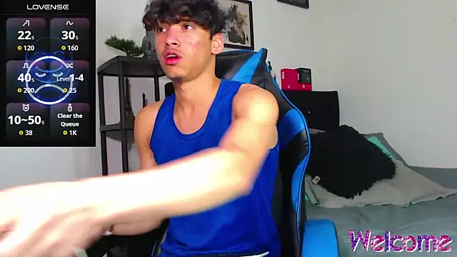 Snapshot of Gael_Jones chatting on December 1, 2:05 am Gael Jones online show from December 1, 2:05 am