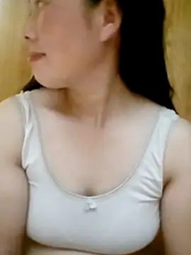 Snapshot of LyyChac chatting on December 3, 5:37 am LyyChac online show from December 3, 5:37 am