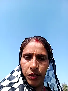 Snapshot of Arti13A chatting on January 6, 7:34 am Arti13A online show from January 6, 7:34 am