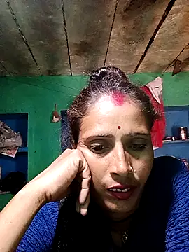 Snapshot of Arti13A chatting on February 1, 10:36 am Arti13A online show from February 1, 10:36 am