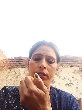 Snapshot of Arti13A chatting on February 11, 2:05 am Arti13A online show from February 11, 2:05 am